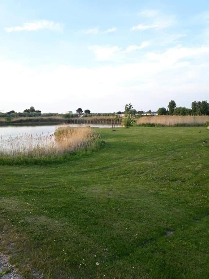 Luxe Vakantiechalet Met Omheinde Tuin Bredene 6Pers Экстерьер фото